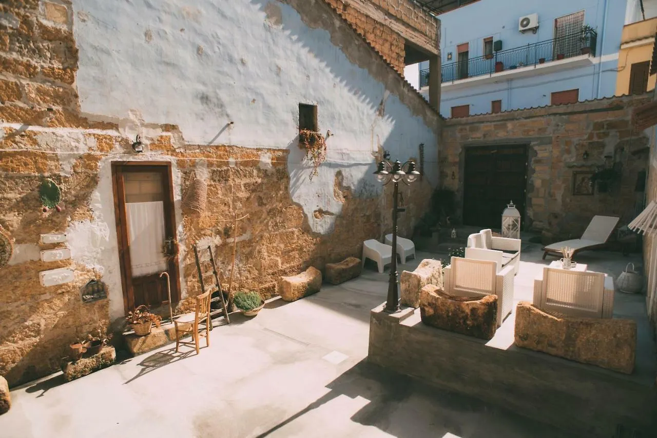 The Lighthouse Apartment Trappeto  0*, Trappeto (Sicily)